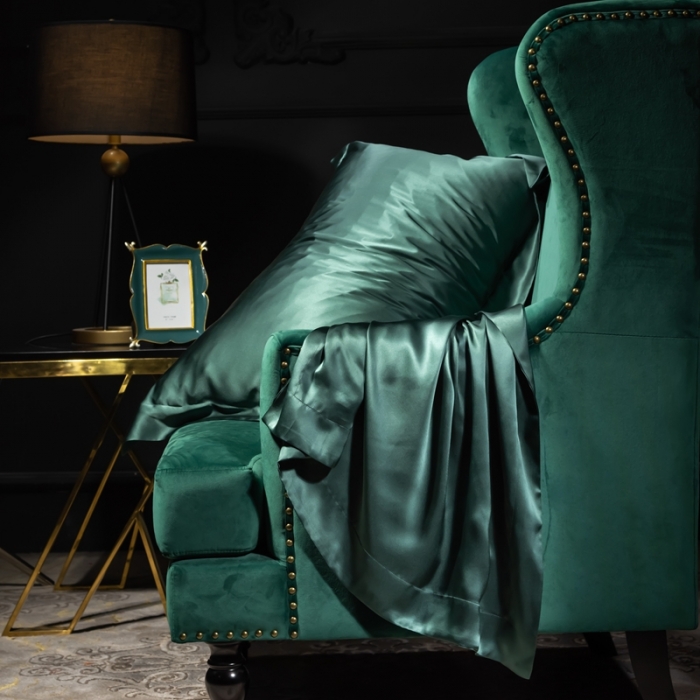 91家纺网 家纺一手货源 找家纺 雅韵诗 2023新款真丝四边枕套（不退换） 祖母绿48*74cm一只