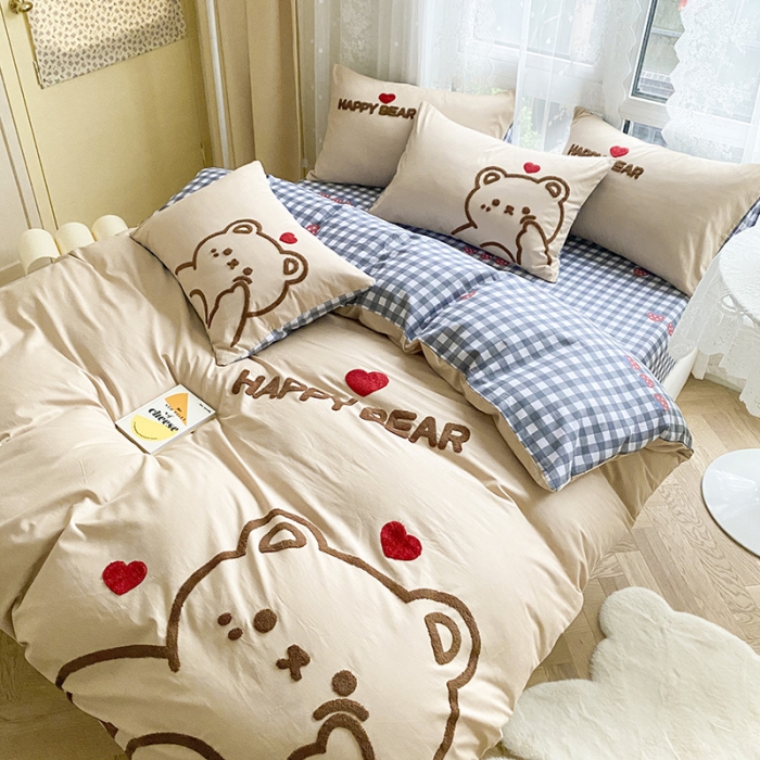 91家纺网 家纺一手货源 找家纺 澳梵家居 2021新款全棉卡通大版毛巾绣四件套 害羞熊-卡其