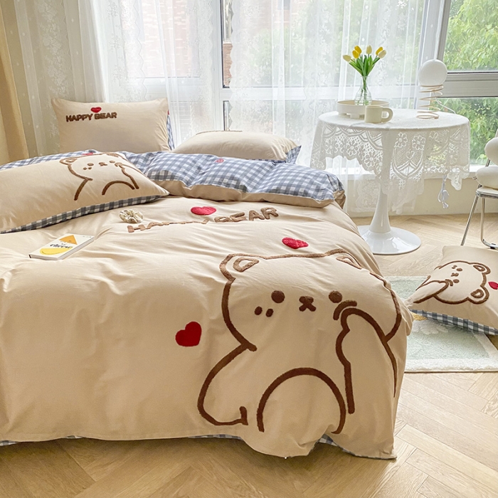 91家纺网 家纺一手货源 找家纺 澳梵家居 2021新款全棉卡通大版毛巾绣四件套 害羞熊-卡其