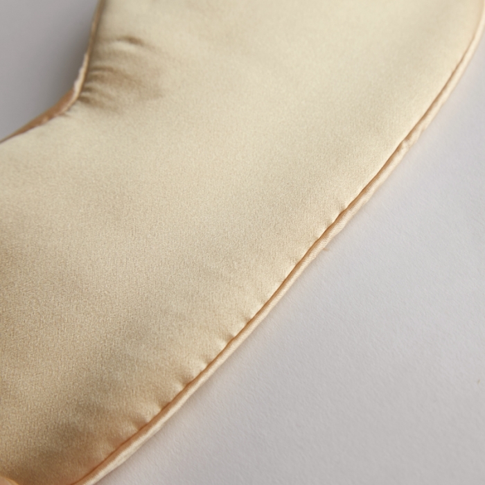 91家纺网 家纺一手货源 找家纺 雅韵诗2023新款真丝眼罩面料及填充均为百分百桑蚕丝 香槟金