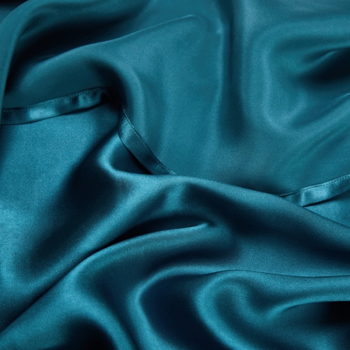 91家纺网 家纺一手货源 找家纺 雅韵诗真丝馆 2023新款真丝枕巾 孔雀蓝