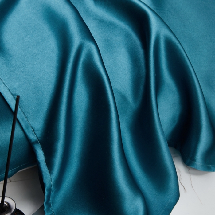 91家纺网 家纺一手货源 找家纺 雅韵诗真丝馆 2023新款真丝枕巾 孔雀蓝