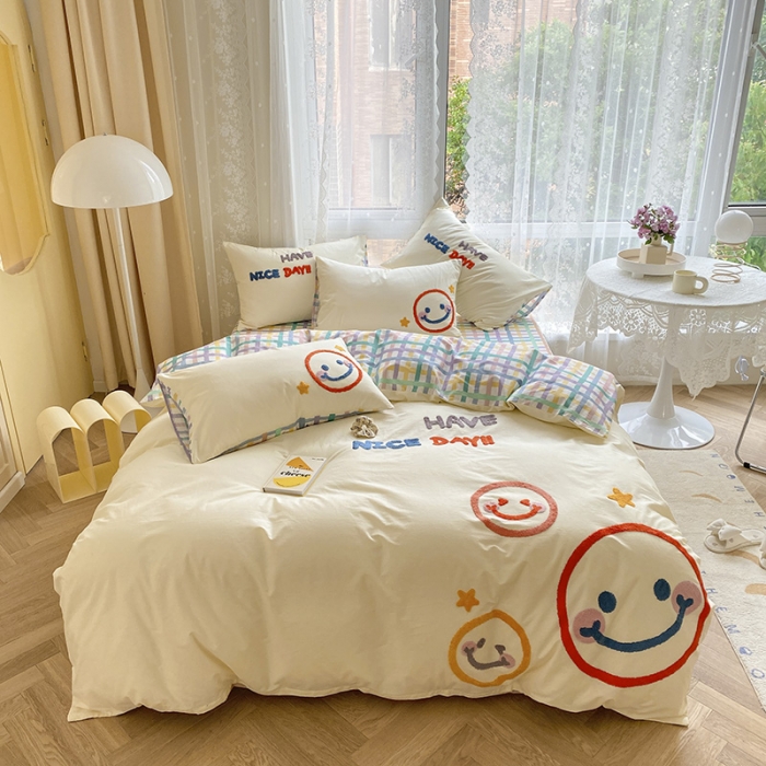 91家纺网 家纺一手货源 找家纺 澳梵家居 2021新款全棉卡通大版毛巾绣四件套 微笑百事达