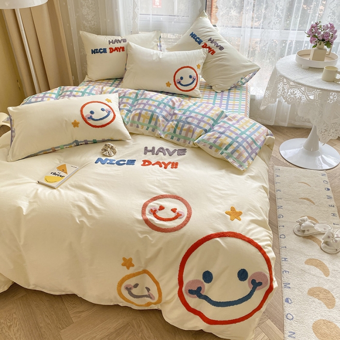 91家纺网 家纺一手货源 找家纺 澳梵家居 2021新款全棉卡通大版毛巾绣四件套 微笑百事达