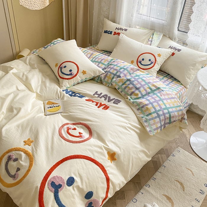 91家纺网 家纺一手货源 找家纺 澳梵家居 2021新款全棉卡通大版毛巾绣四件套 微笑百事达