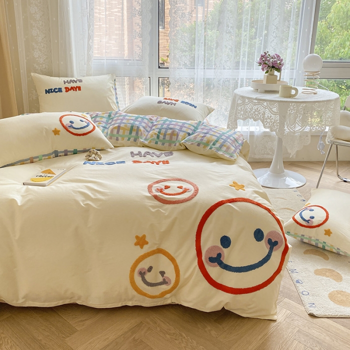 91家纺网 家纺一手货源 找家纺 澳梵家居 2021新款全棉卡通大版毛巾绣四件套 微笑百事达