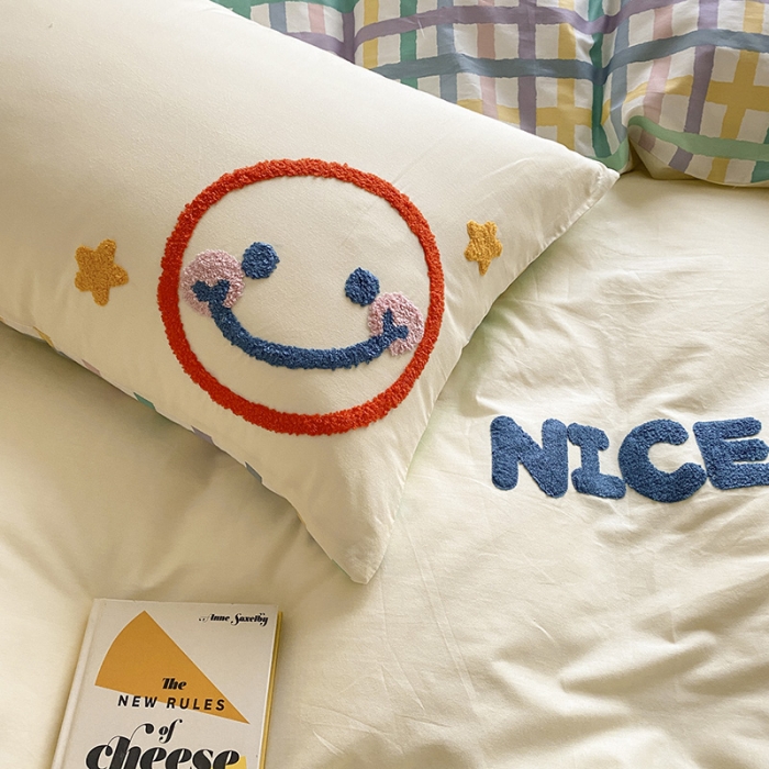 91家纺网 家纺一手货源 找家纺 澳梵家居 2021新款全棉卡通大版毛巾绣四件套 微笑百事达