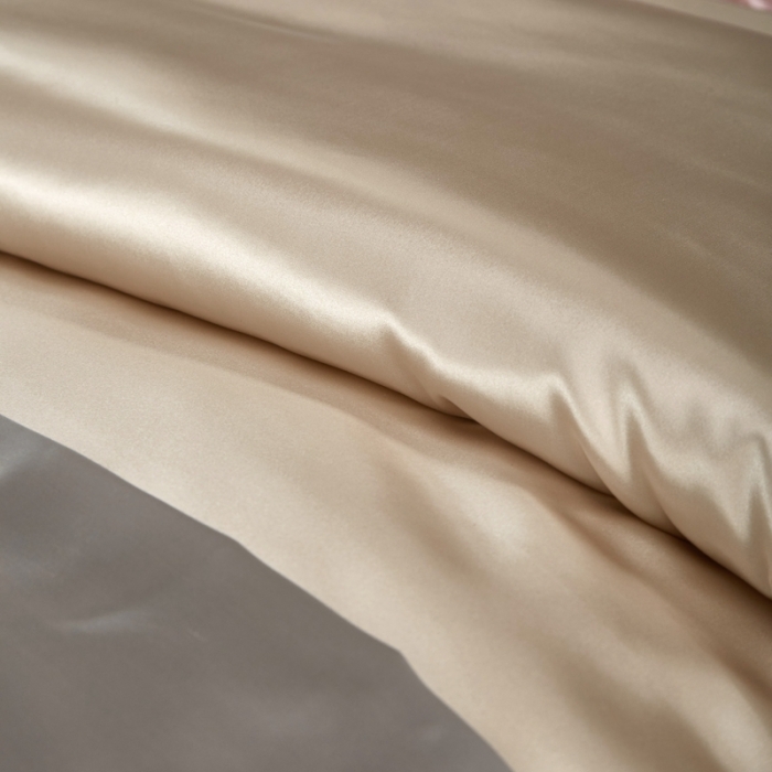 91家纺网 家纺一手货源 找家纺 雅韵诗真丝馆 2023新款真丝被套 香槟金