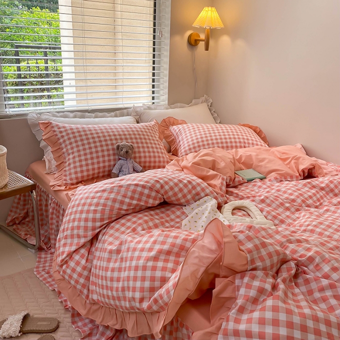 91家纺网 家纺一手货源 找家纺 绵庭家纺 2024新款全棉喷气床裙款四件套 粉小格