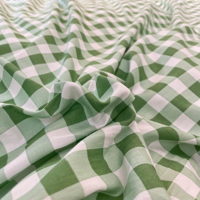 91家纺网 家纺一手货源 找家纺 绵庭家纺 2024新款全棉喷气床裙款四件套 浅绿小格