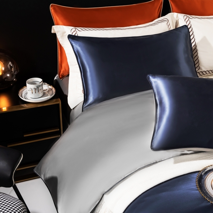 91家纺网 家纺一手货源 找家纺 雅韵诗 2023新款简约款真丝素色双拼四件套 贵族蓝拼银灰