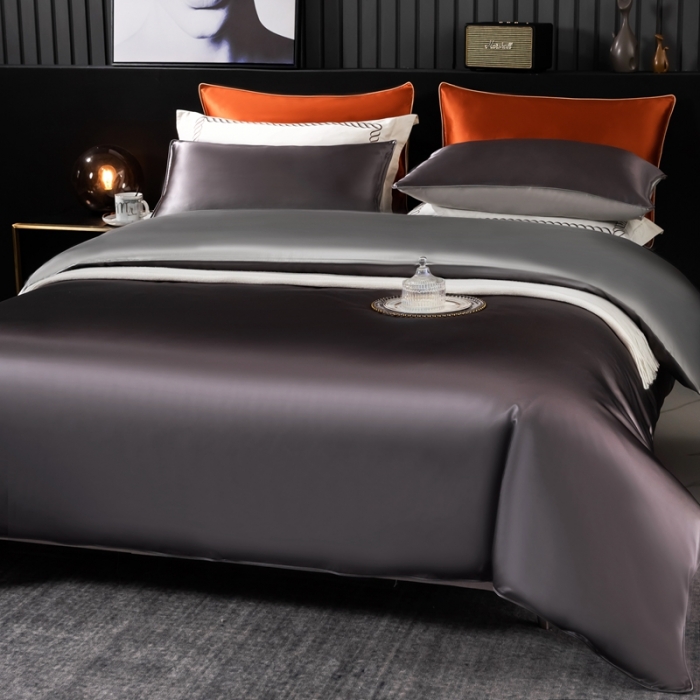 91家纺网 家纺一手货源 找家纺 雅韵诗 2023新款简约款真丝素色双拼四件套 炭火灰拼银灰