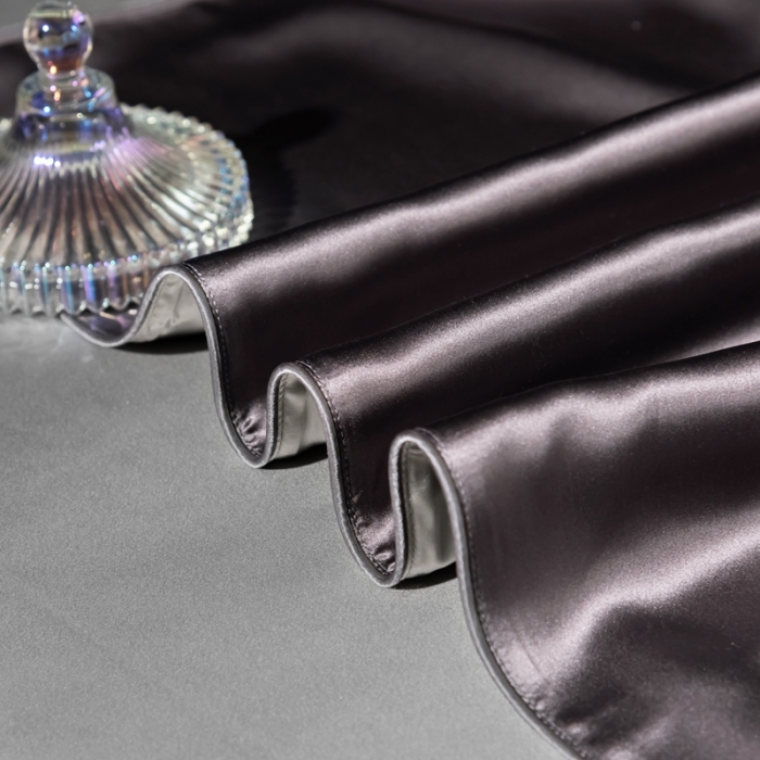 91家纺网 家纺一手货源 找家纺 雅韵诗 2023新款简约款真丝素色双拼四件套 炭火灰拼银灰