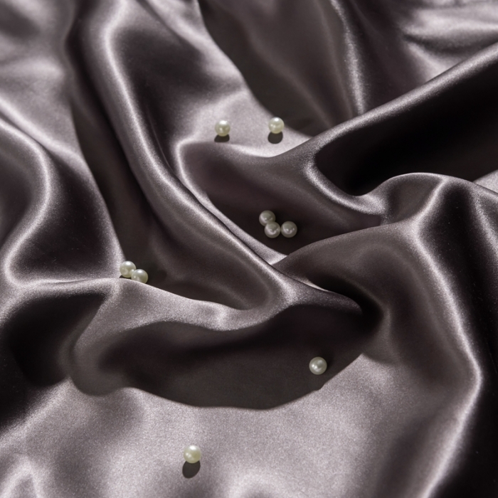 91家纺网 家纺一手货源 找家纺 雅韵诗 2023新款简约款真丝素色双拼四件套 炭火灰拼银灰