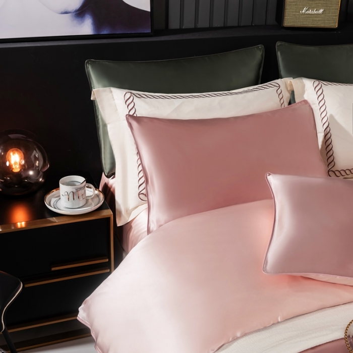 91家纺网 家纺一手货源 找家纺 雅韵诗 2023新款简约款真丝素色双拼四件套 樱花粉拼粉玉