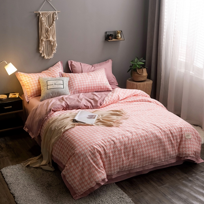 91家纺网 家纺一手货源 找家纺 静家居2024直播北欧织带拼接工艺款四件套千鸟格-樱花粉