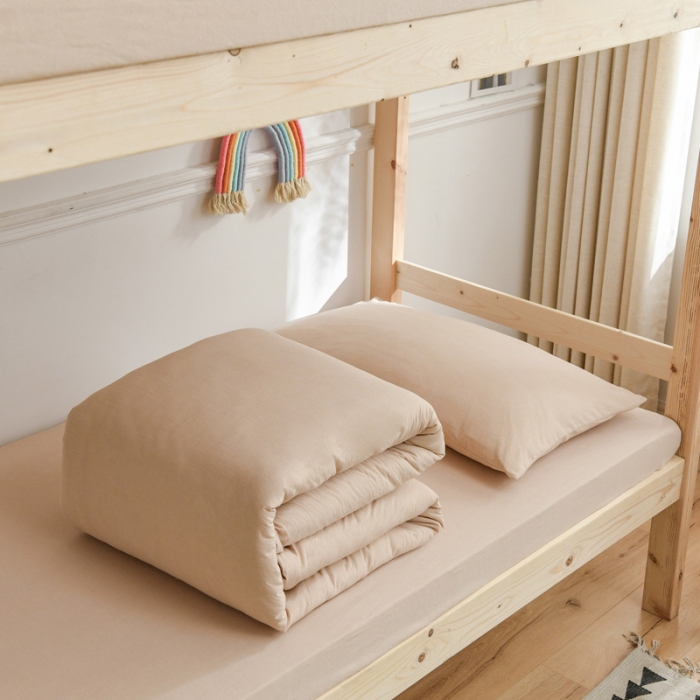 91家纺网 家纺一手货源 找家纺 恋人优选新款全棉色织水洗棉学生三件套 米色