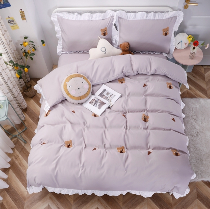 91家纺网 家纺一手货源 找家纺 雨帆  2021新款毛巾绣四件套 曲奇熊浅灰