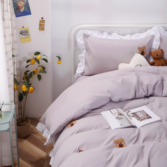 91家纺网 家纺一手货源 找家纺 雨帆  2021新款毛巾绣四件套 曲奇熊浅灰