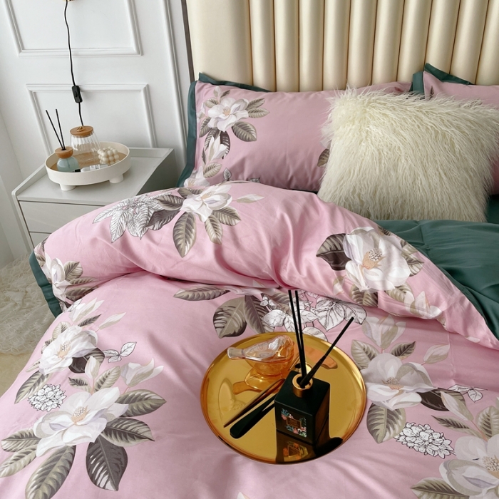 91家纺网 家纺一手货源 找家纺 蘭菲2023新款60支贡缎长绒棉印花美式花卉四件套铃兰花梦粉