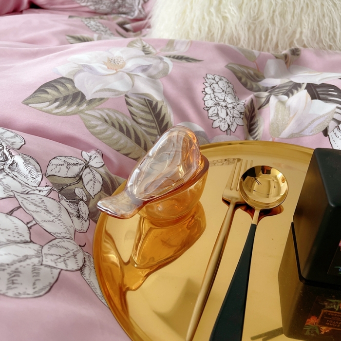 91家纺网 家纺一手货源 找家纺 蘭菲2023新款60支贡缎长绒棉印花美式花卉四件套铃兰花梦粉