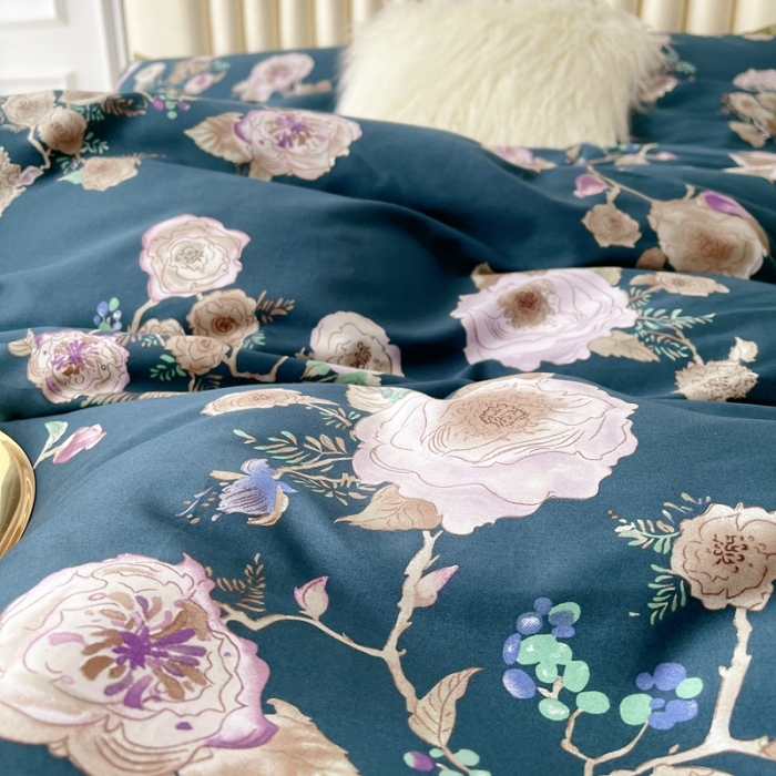 91家纺网 家纺一手货源 找家纺 蘭菲 新款60支贡缎长绒棉印花美式花卉四件套水韵江南深蓝