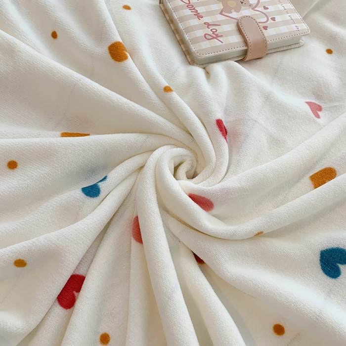 91家纺网 家纺一手货源 找家纺 澳萝拉2021小清新牛奶绒双层盖毯毛毯法莱绒雪花绒彩色心心
