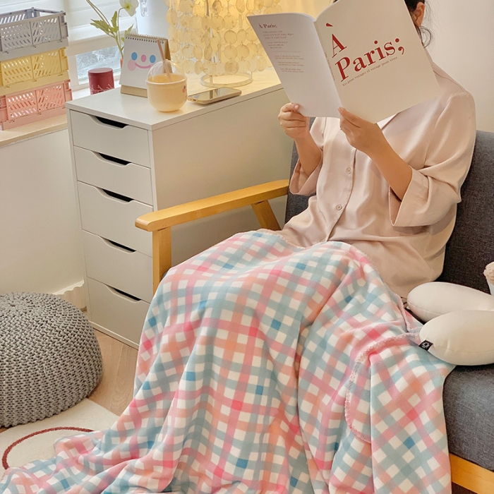 91家纺网 家纺一手货源 找家纺 澳萝拉2021新款小清新牛奶绒双层盖毯毛毯法莱绒雪花绒粉蓝格