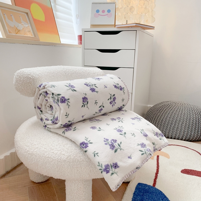 91家纺网 家纺一手货源 找家纺 澳萝拉2021新款小清新牛奶绒双层盖毯毛毯法莱绒雪花绒小浪漫