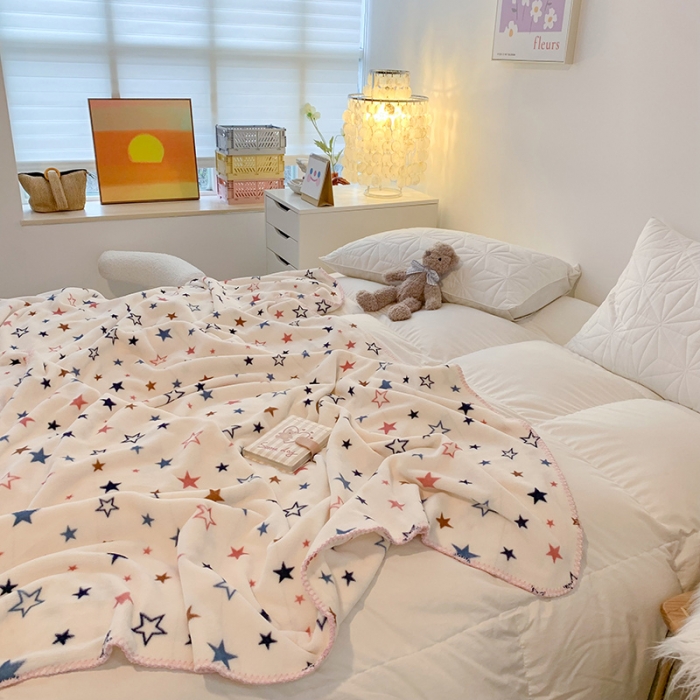 91家纺网 家纺一手货源 找家纺 澳萝拉2021新款小清新牛奶绒双层盖毯毛毯法莱绒雪花绒星星集