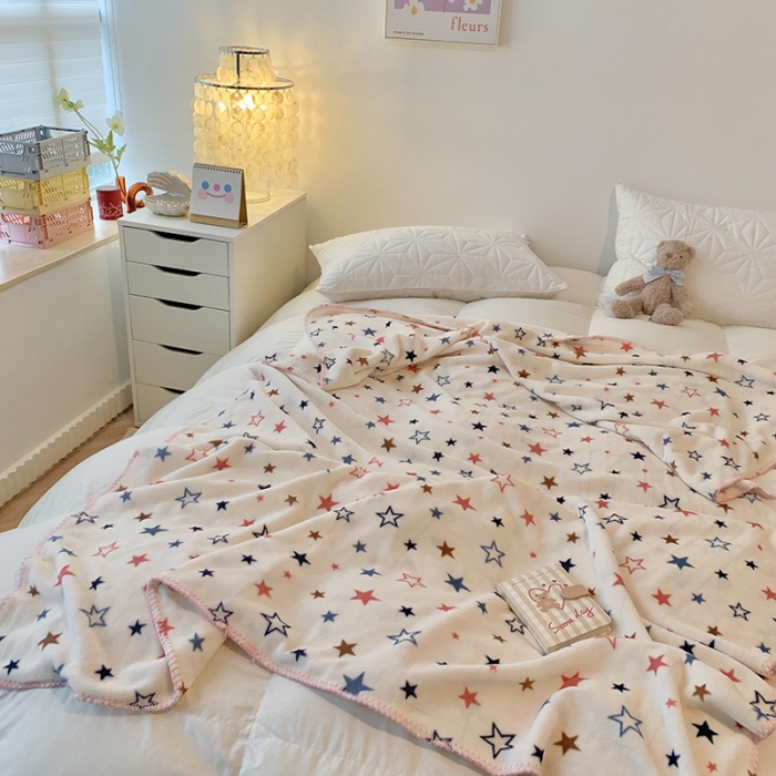 91家纺网 家纺一手货源 找家纺 澳萝拉2021新款小清新牛奶绒双层盖毯毛毯法莱绒雪花绒星星集