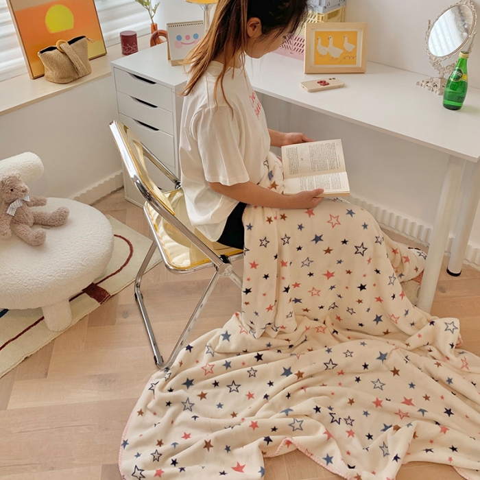 91家纺网 家纺一手货源 找家纺 澳萝拉2021新款小清新牛奶绒双层盖毯毛毯法莱绒雪花绒星星集