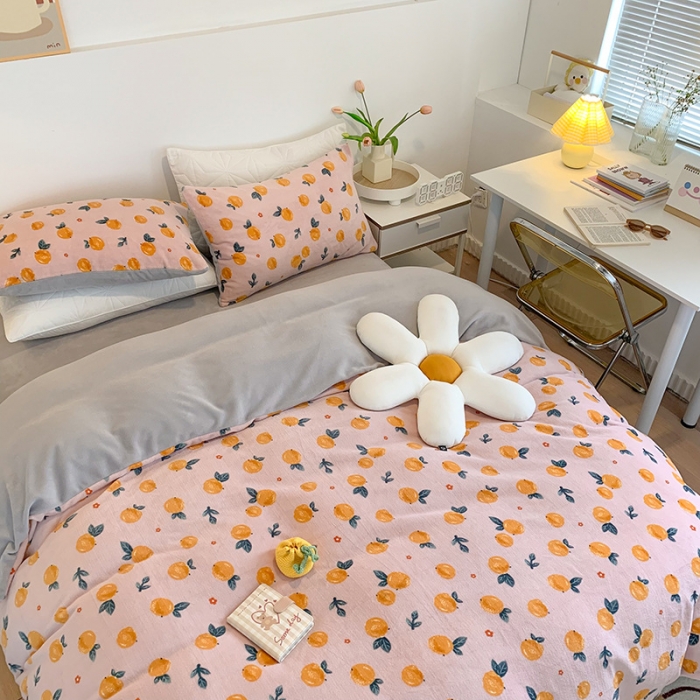 91家纺网 家纺一手货源 找家纺 澳萝拉2021高克重卡通清新牛奶绒四件套水晶法莱绒 开心橙