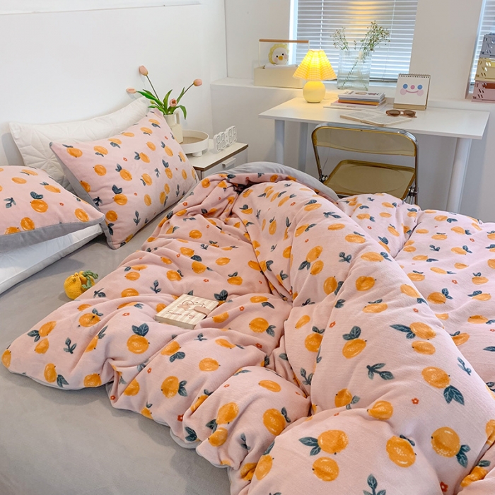 91家纺网 家纺一手货源 找家纺 澳萝拉2021高克重卡通清新牛奶绒四件套水晶法莱绒 开心橙