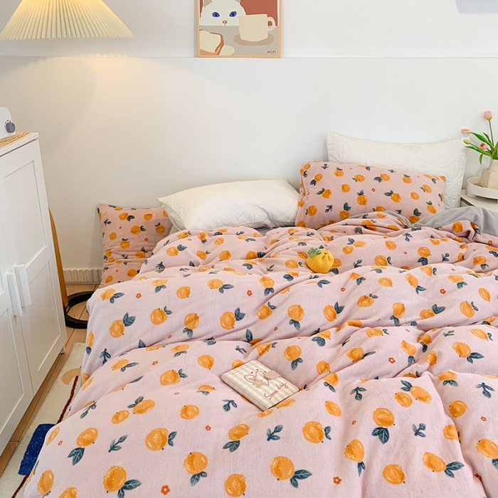 91家纺网 家纺一手货源 找家纺 澳萝拉2021高克重卡通清新牛奶绒四件套水晶法莱绒 开心橙