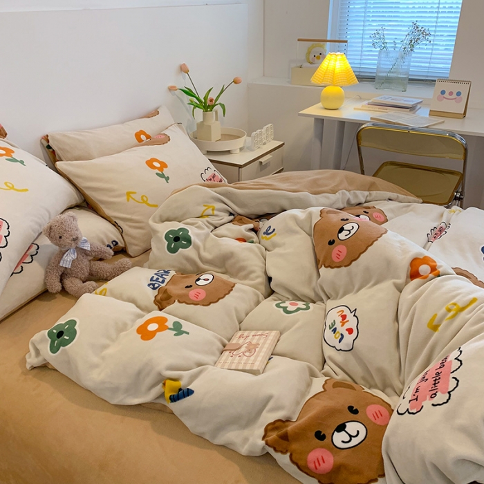 91家纺网 家纺一手货源 找家纺 澳萝拉2021高克重卡通清新牛奶绒四件套水晶法莱绒 奶油熊