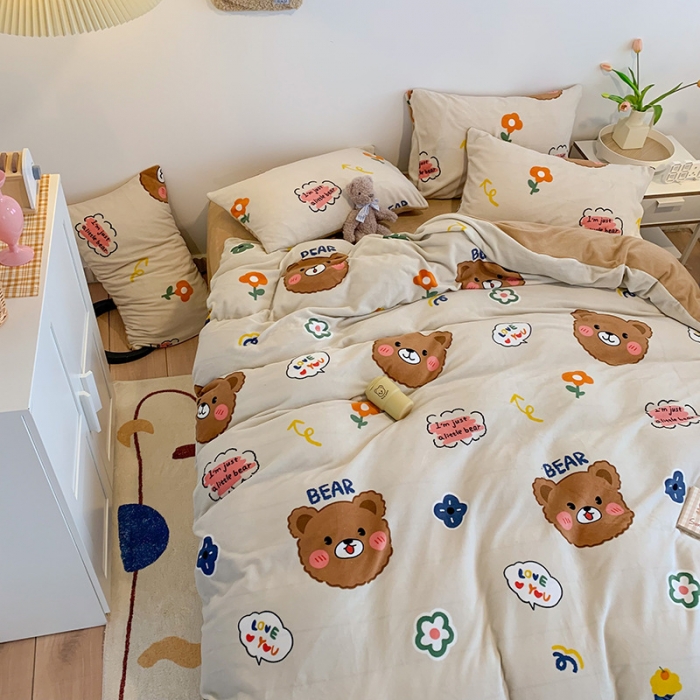 91家纺网 家纺一手货源 找家纺 澳萝拉2021高克重卡通清新牛奶绒四件套水晶法莱绒 奶油熊