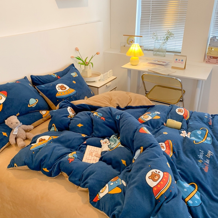 91家纺网 家纺一手货源 找家纺 澳萝拉高克重卡通清新牛奶绒四件套水晶法莱绒星际幻想蓝