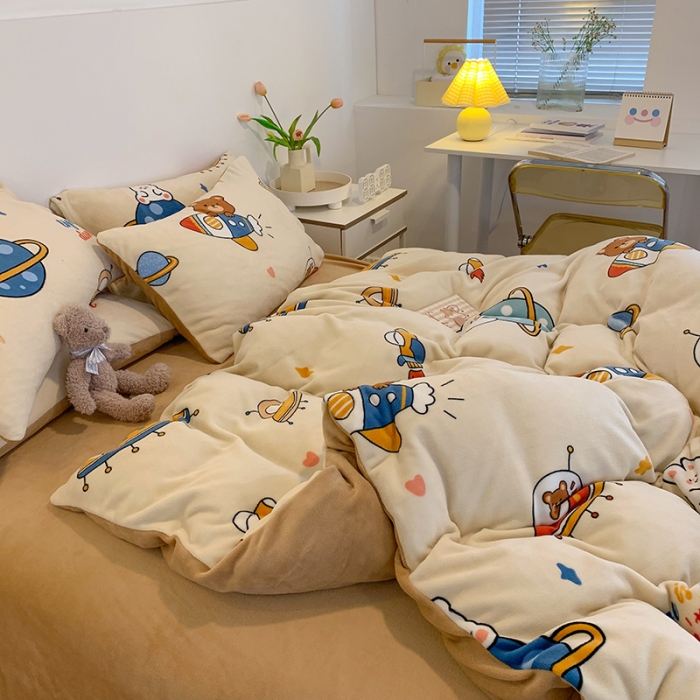 91家纺网 家纺一手货源 找家纺 澳萝拉2021高克重卡通清新牛奶绒四件套水晶法莱绒星际幻想白