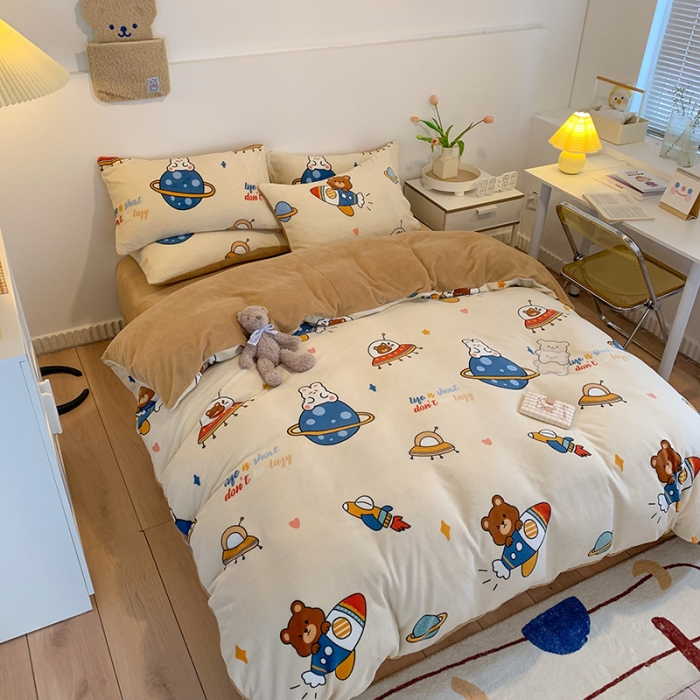 91家纺网 家纺一手货源 找家纺 澳萝拉2021高克重卡通清新牛奶绒四件套水晶法莱绒星际幻想白