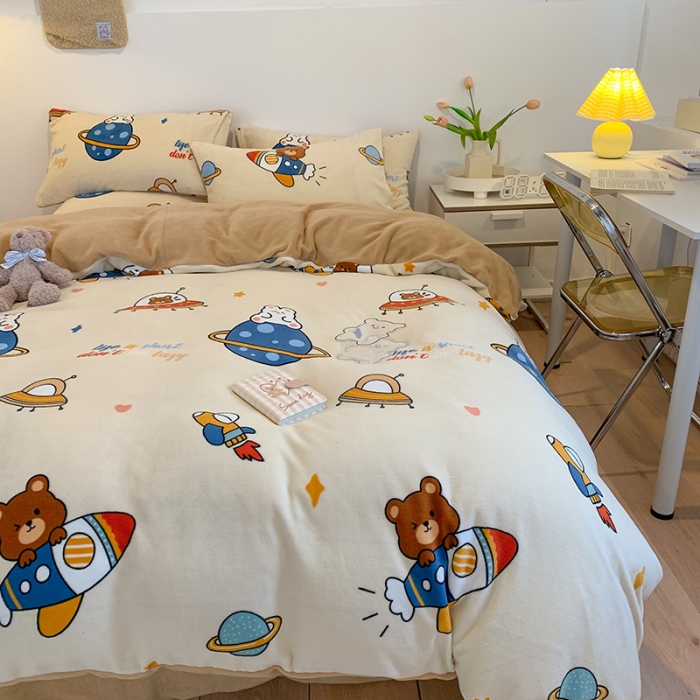 91家纺网 家纺一手货源 找家纺 澳萝拉2021高克重卡通清新牛奶绒四件套水晶法莱绒星际幻想白