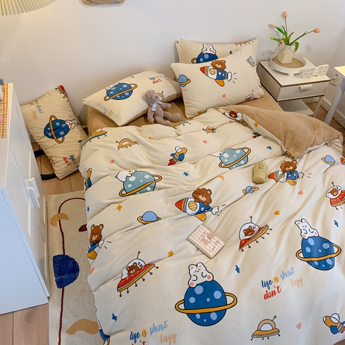 91家纺网 家纺一手货源 找家纺 澳萝拉2021高克重卡通清新牛奶绒四件套水晶法莱绒星际幻想白