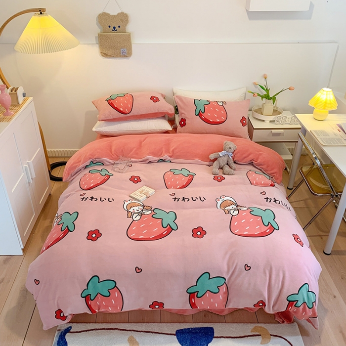 91家纺网 家纺一手货源 找家纺 澳萝拉2021高克重卡通清新牛奶绒四件套水晶法莱绒甜趣草莓