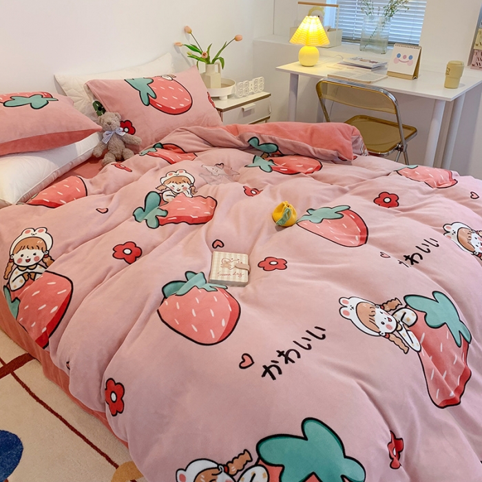 91家纺网 家纺一手货源 找家纺 澳萝拉2021高克重卡通清新牛奶绒四件套水晶法莱绒甜趣草莓