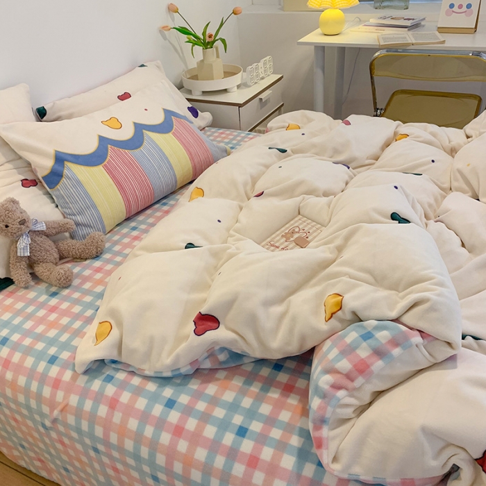 91家纺网 家纺一手货源 找家纺 澳萝拉2021高克重卡通清新牛奶绒四件套水晶法莱绒 少女心