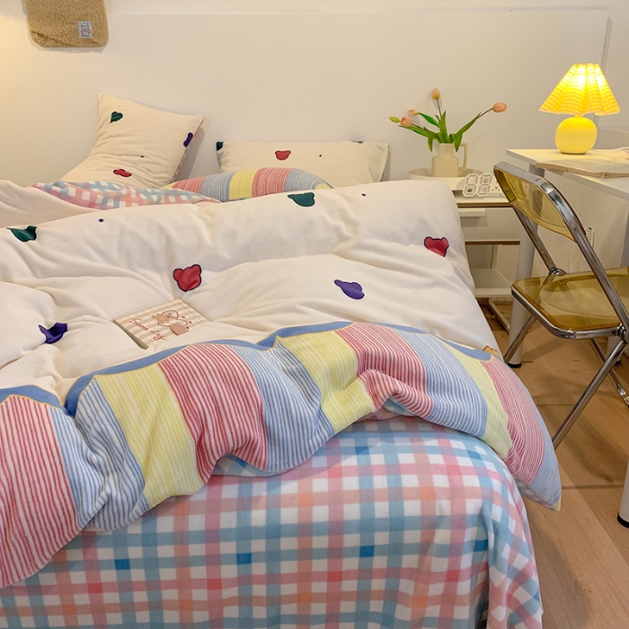 91家纺网 家纺一手货源 找家纺 澳萝拉2021高克重卡通清新牛奶绒四件套水晶法莱绒 少女心