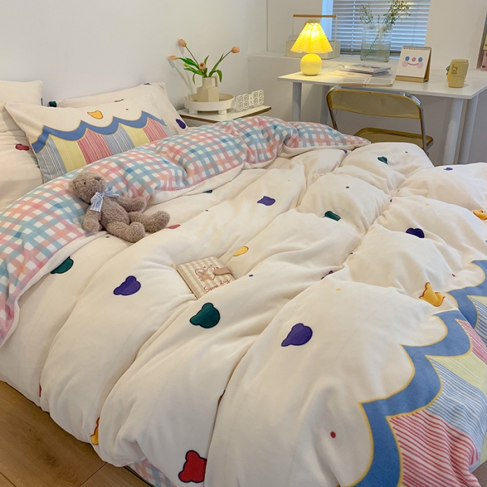 91家纺网 家纺一手货源 找家纺 澳萝拉2021高克重卡通清新牛奶绒四件套水晶法莱绒 少女心