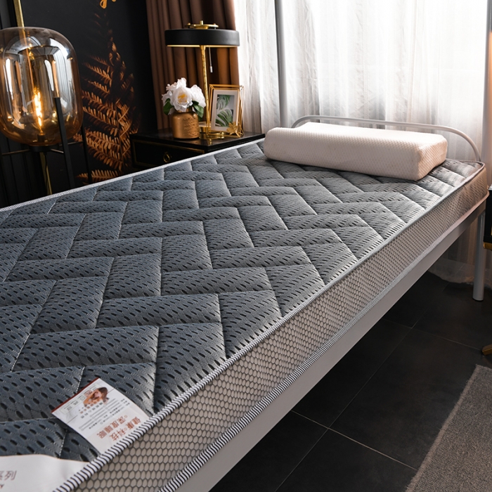91家纺网 家纺一手货源 找家纺 亿丁点床垫 2021新款法莱绒针织立体床垫立体4D灰小床