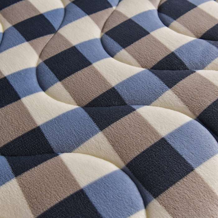 91家纺网 家纺一手货源 找家纺 亿丁点床垫 2021新款法莱绒针织立体床垫法莱绒方格小床