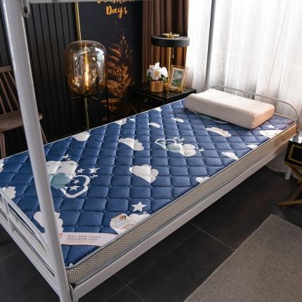 91家纺网 家纺一手货源 找家纺 亿丁点床垫 2021新款法莱绒针织立体床垫法莱绒云朵小床